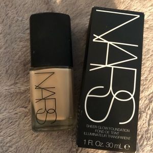 NARS Sheer Glow foundation